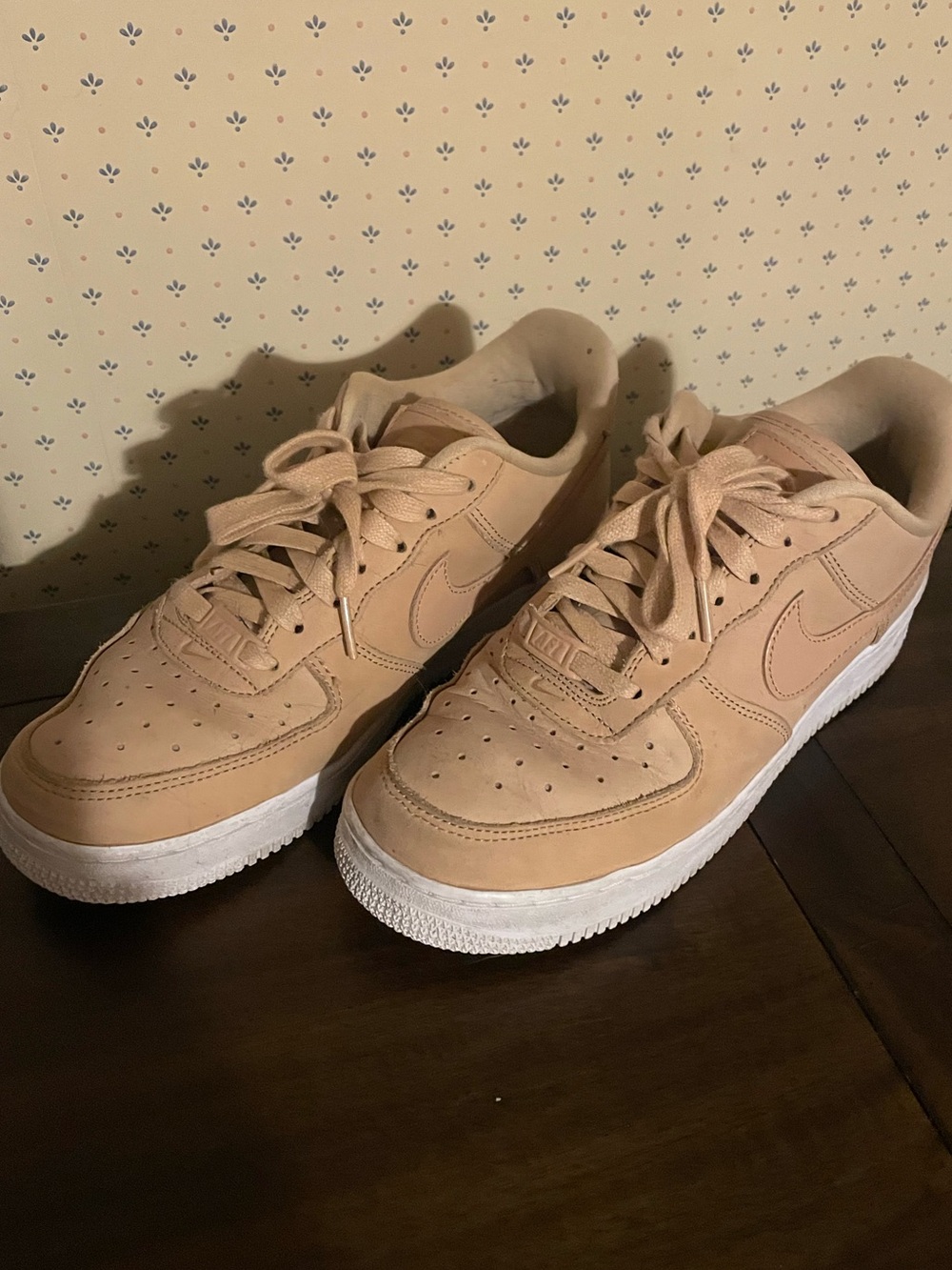 Nike Low-Top Sneakers in Tan and White